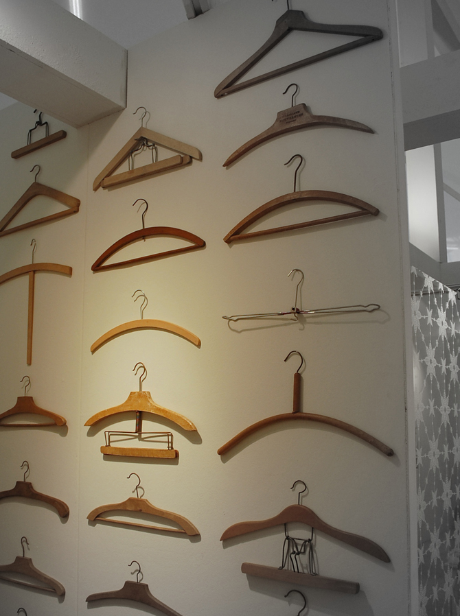 Kleding hangers Woonbeurs 2012