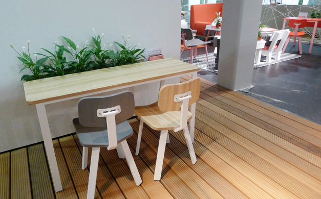 Compacte leuke werkplek blank hout