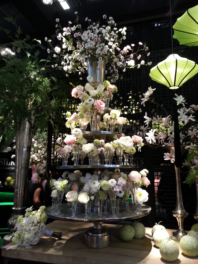 Maison et Objet - Silk Ka etagere zijde bloemen