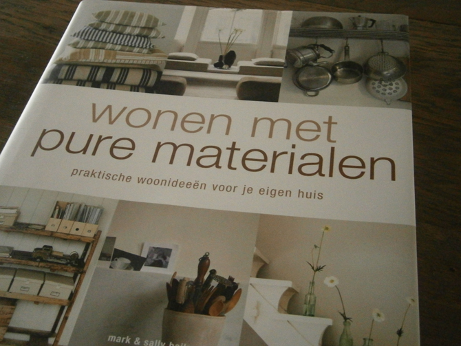 Woonboek: Wonen met pure materialen