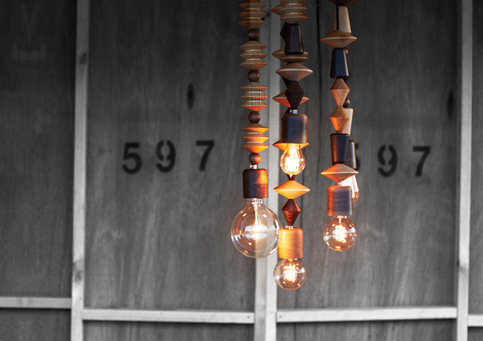 Hanglamp van houten kralen