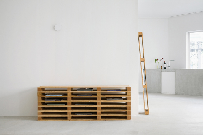 Stapel pallets tot meubels