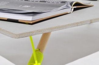 salontafel-met-neon-touw-kl.jpg