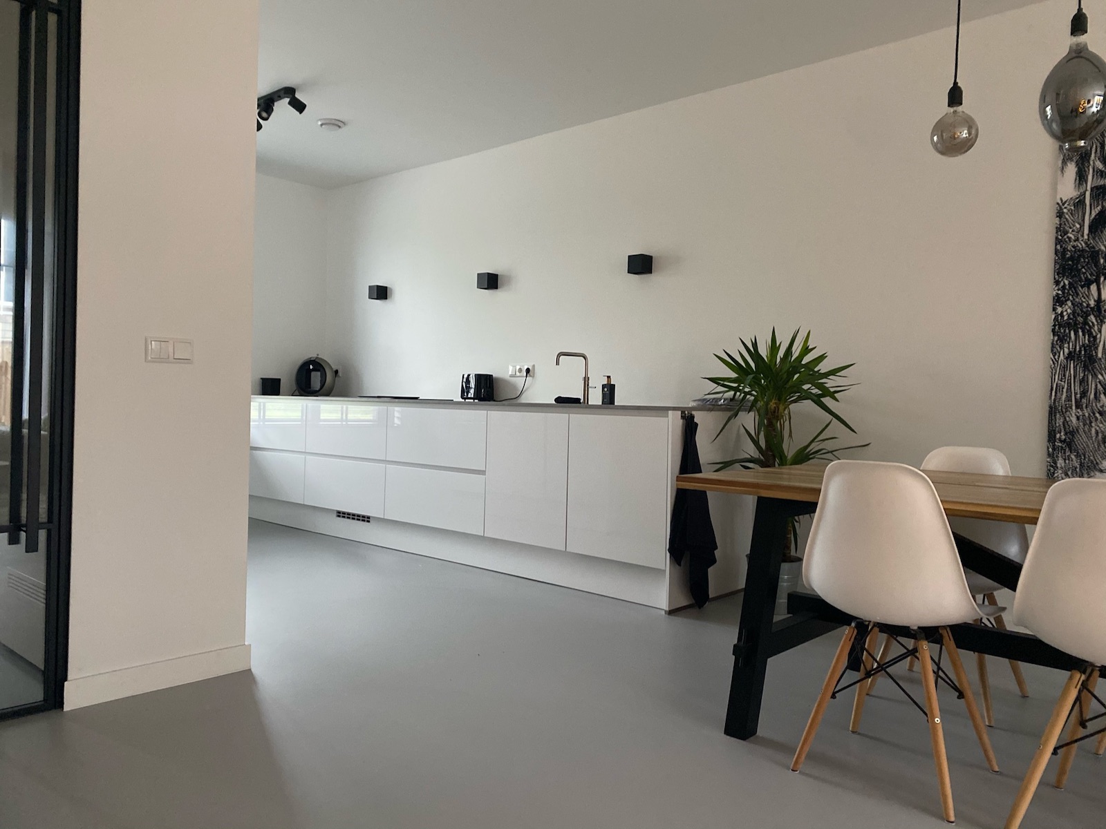 Vloeren en wanden zonder naden, moderne en onderhoudsarme keuzes voor je interieur