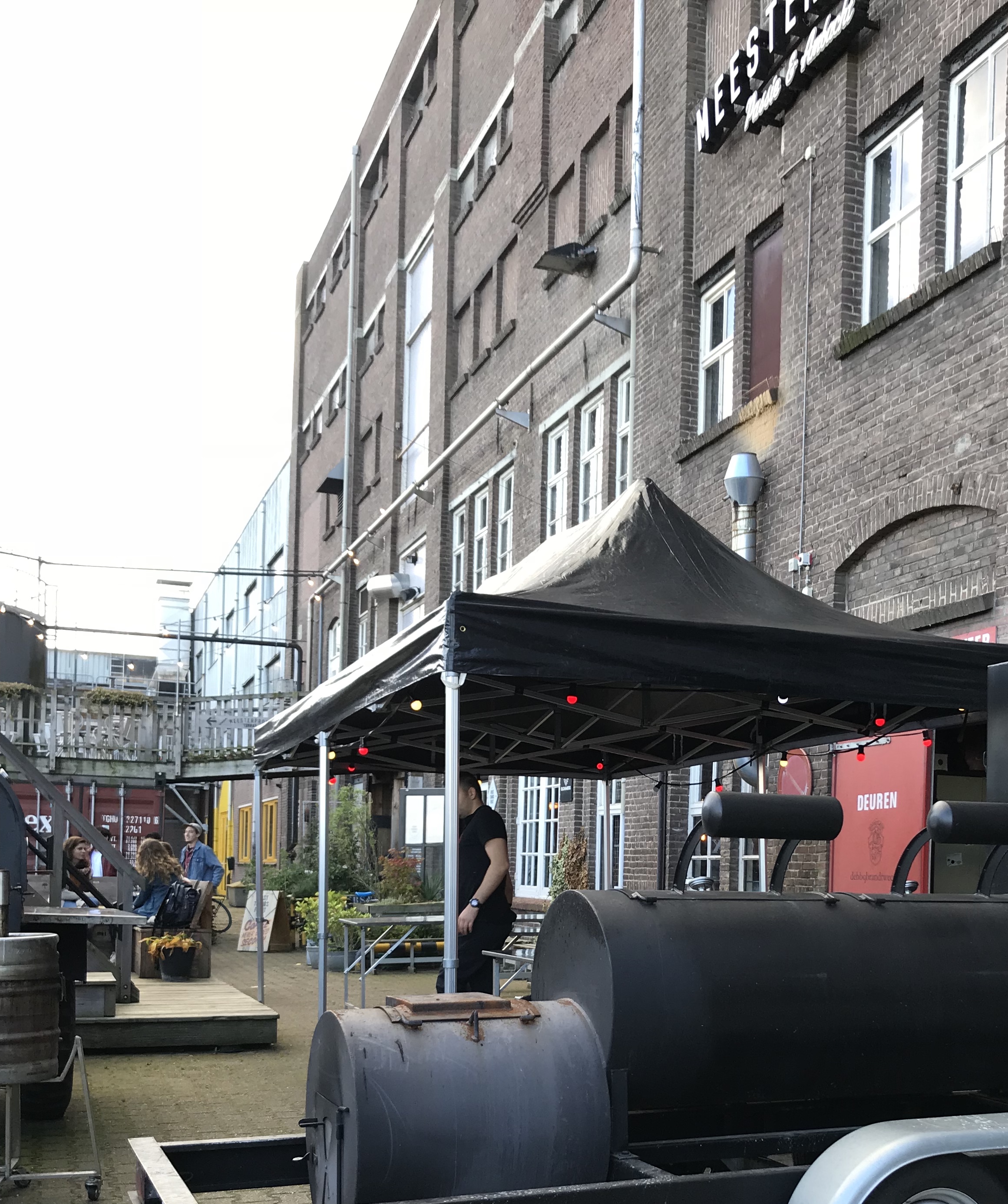 Hella Duijs keramiek met het Showhome-team