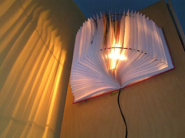 Lamp van een boek maken
