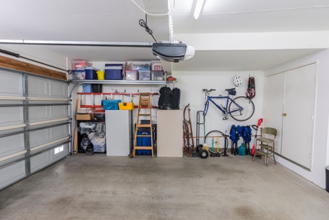 5 praktische tips bij het opruimen van je garage of schuur
